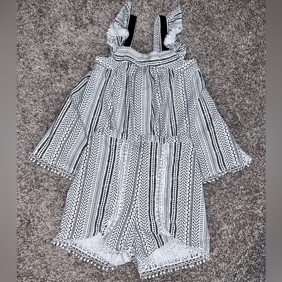 Bonnie Jean size 6 two piece ruffle/tassel outfit black & white - Picture 2 of 7